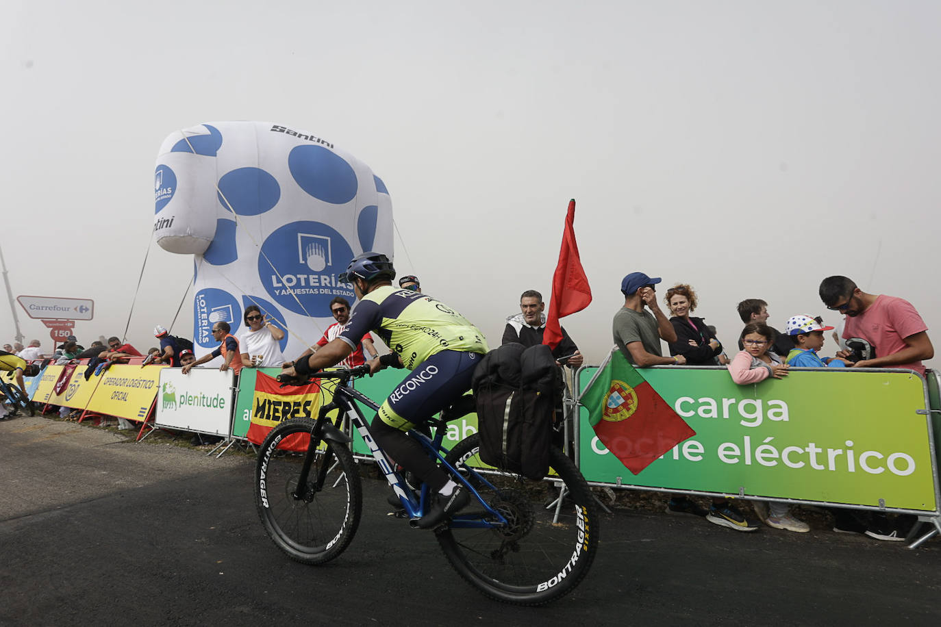 Asturias, escenario ciclista: las imágenes de la Vuelta en la llegada al Cuitu Negru