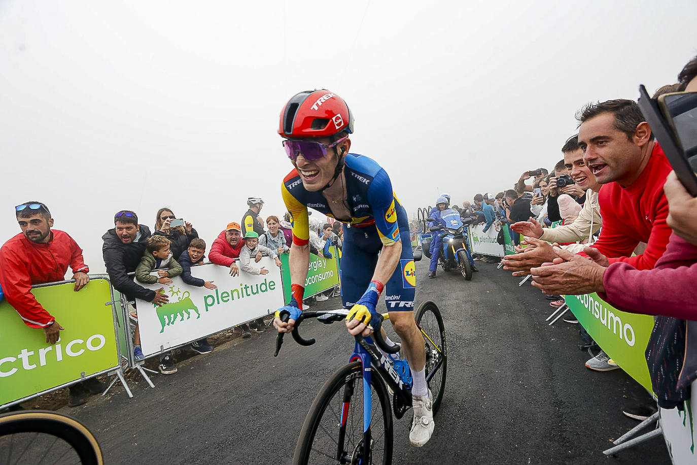 Asturias, escenario ciclista: las imágenes de la Vuelta en la llegada al Cuitu Negru