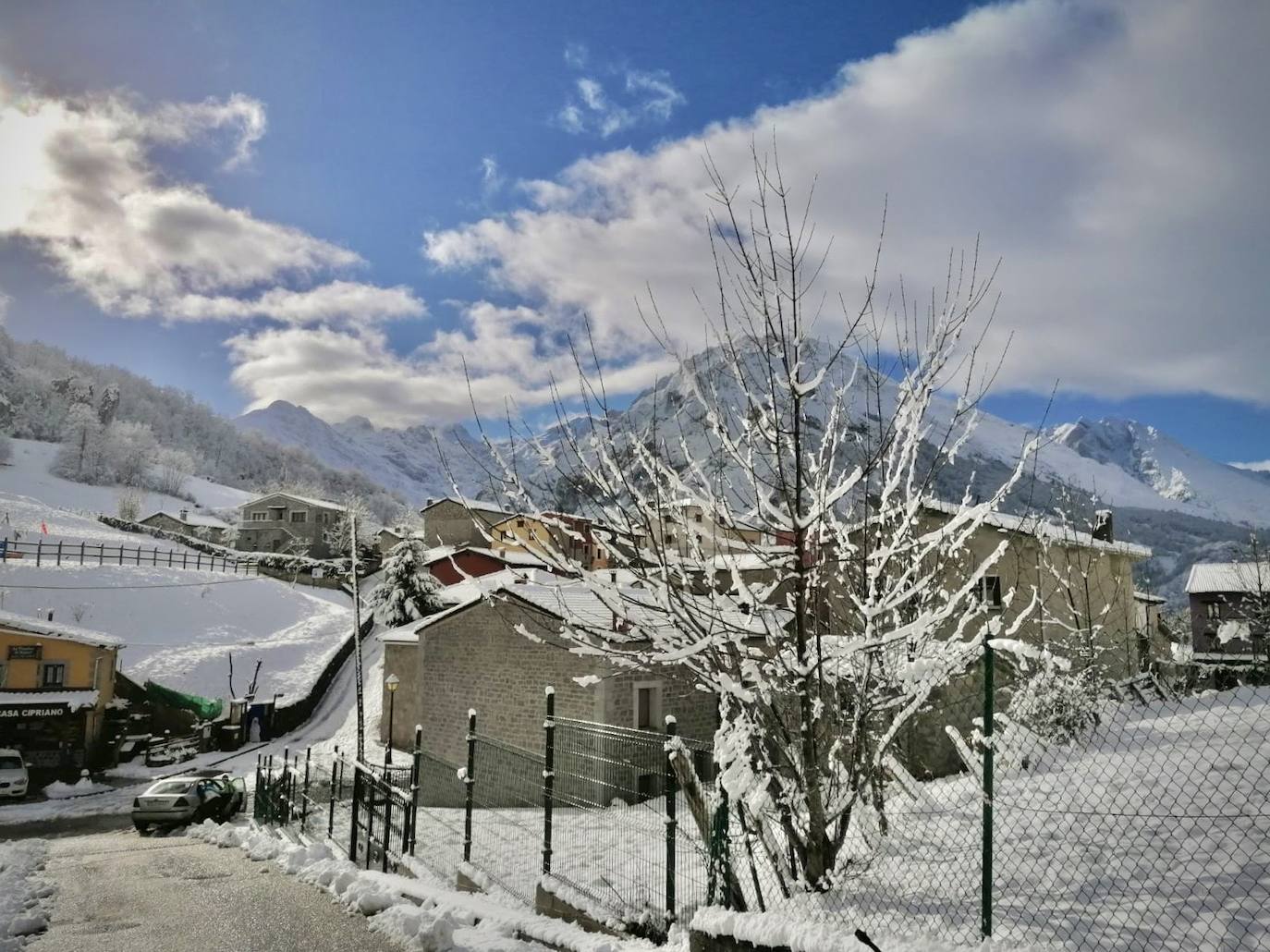 En el corazón de los Picos de Europa: Sotres, un pueblo de altura y de postal