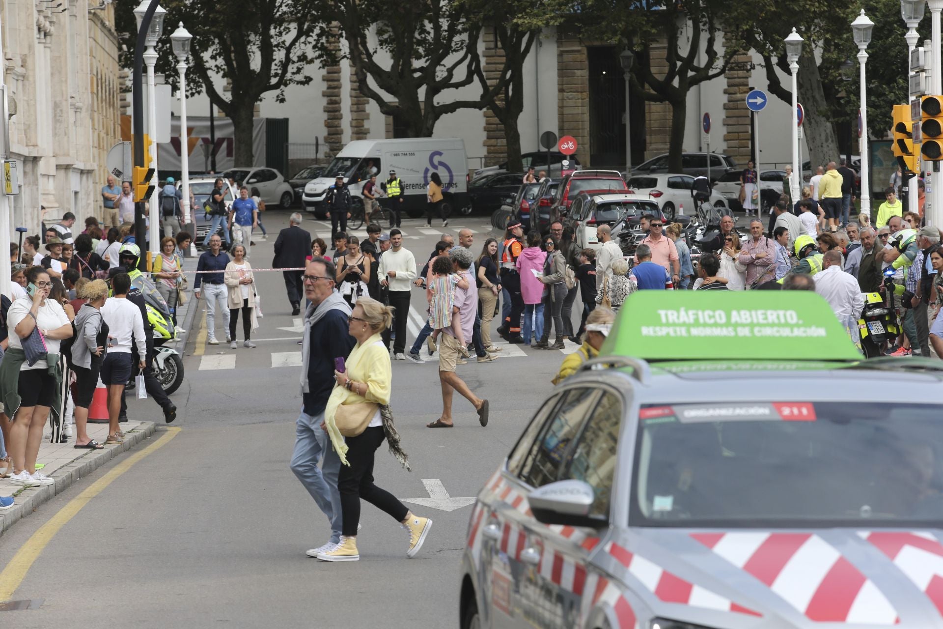 Las imágenes que deja La Vuelta: la salida en Luanco y su paso por Gijón