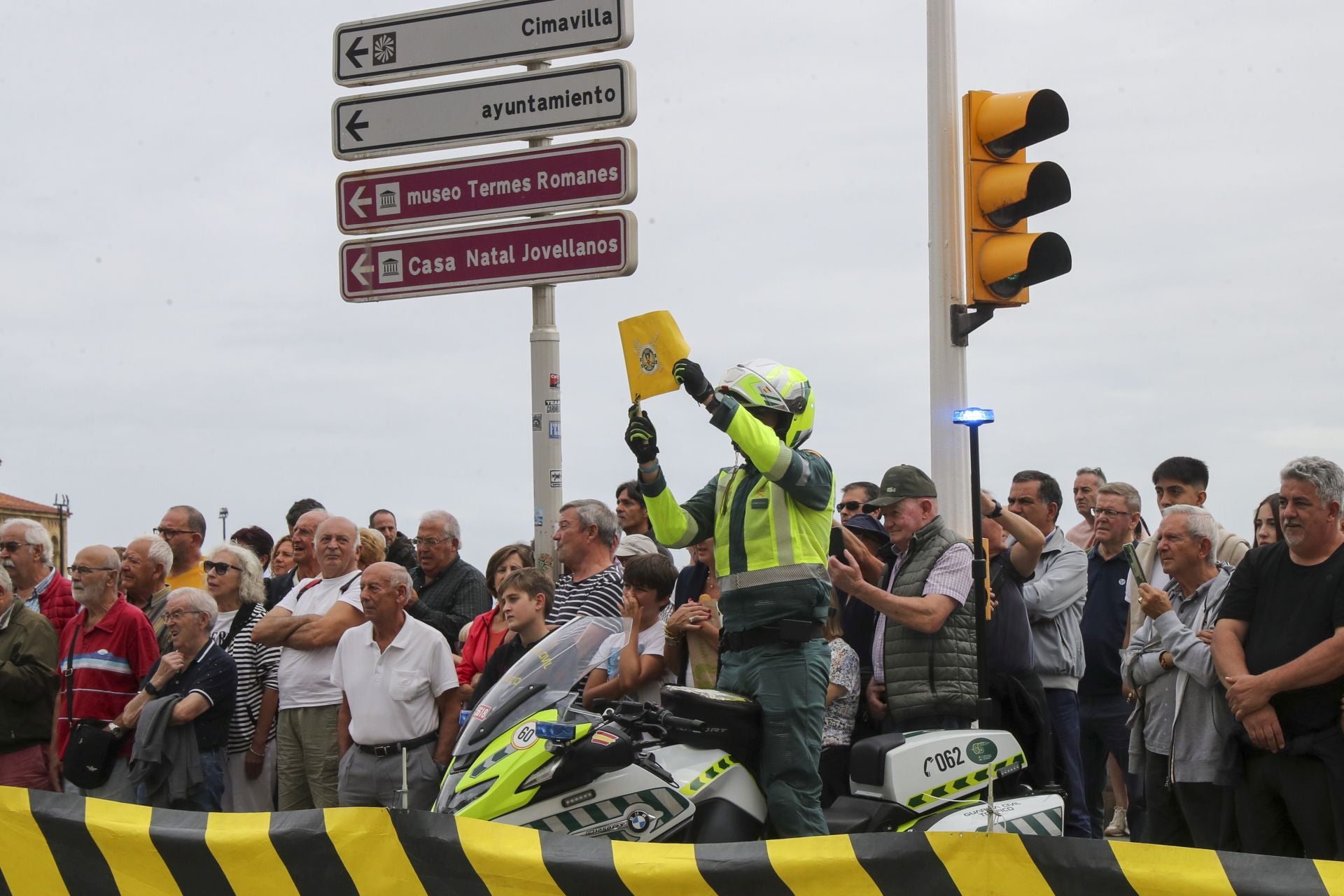 Las imágenes que deja La Vuelta: la salida en Luanco y su paso por Gijón