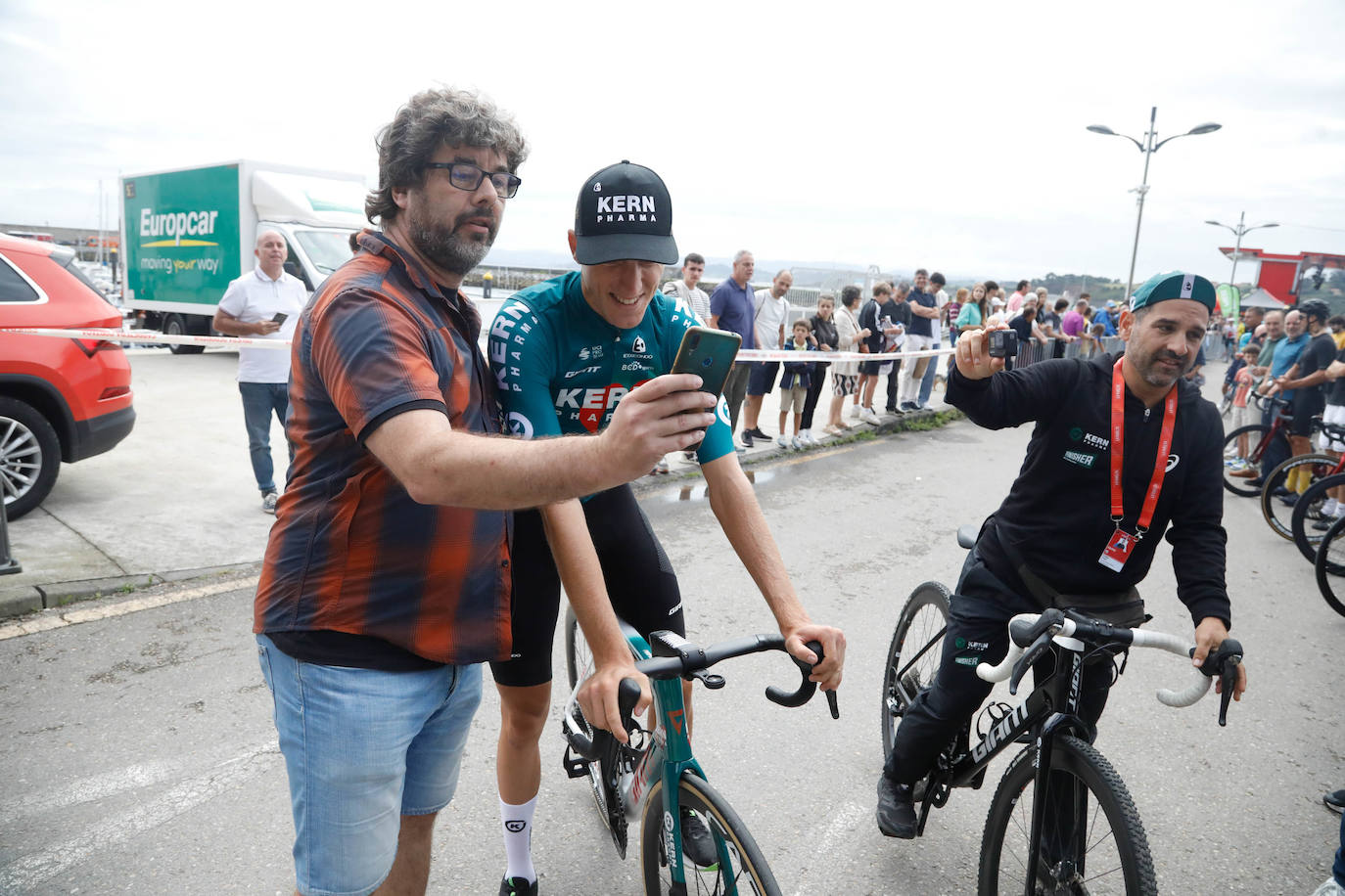 Las imágenes que deja La Vuelta: la salida en Luanco y su paso por Gijón