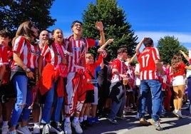 Ambientazo en Gijón antes del derbi asturiano