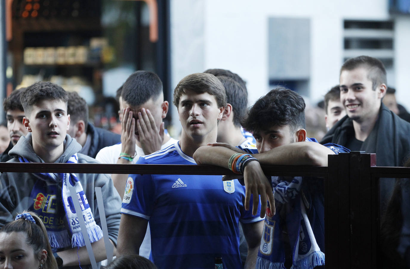 Así vivió la afición del Oviedo el derbi