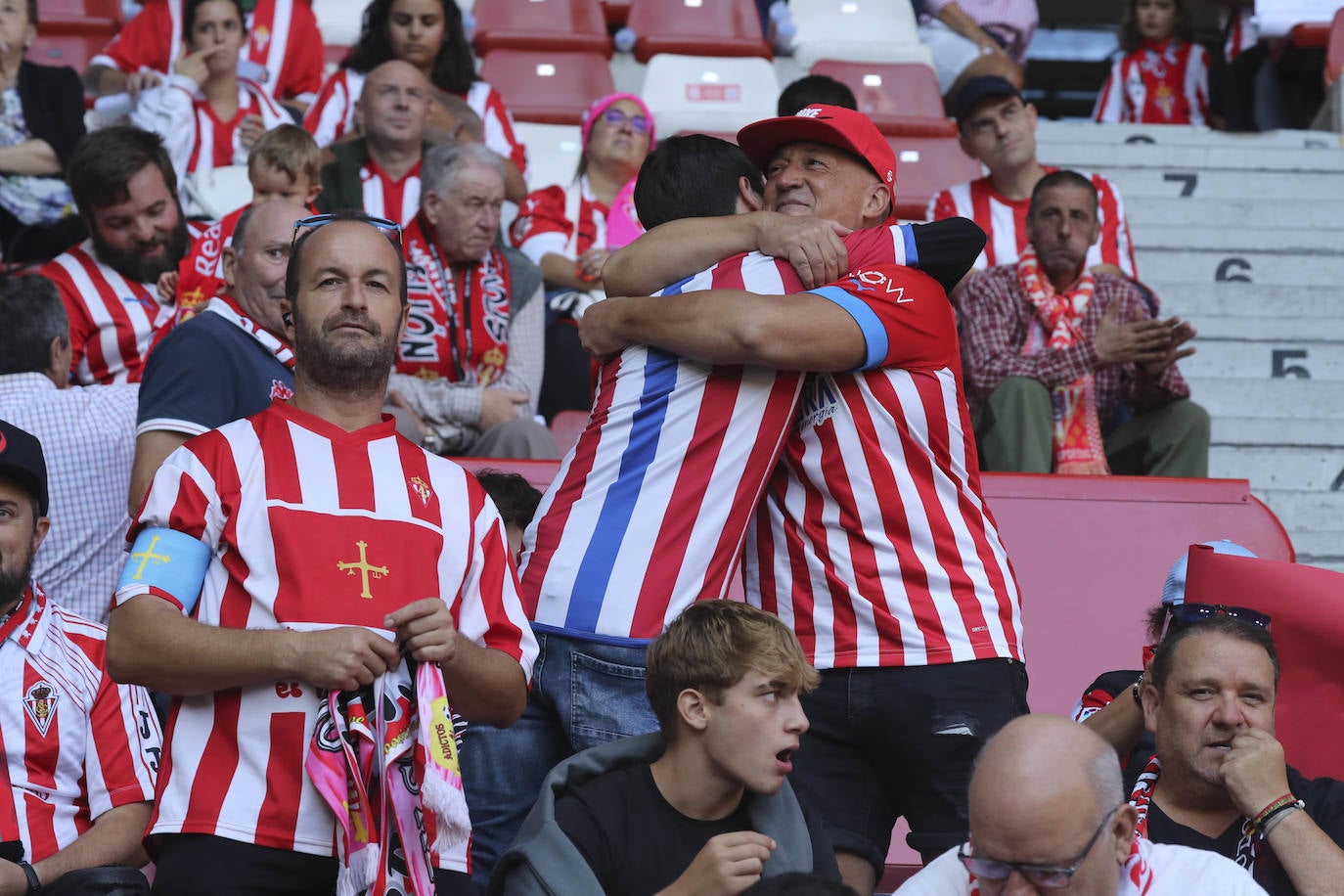 ¿Estuviste en el Sporting - Real Oviedo? ¡Búscate!