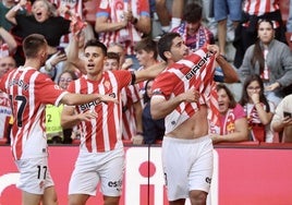 Cote celebra el gol que marcó al Oviedo.