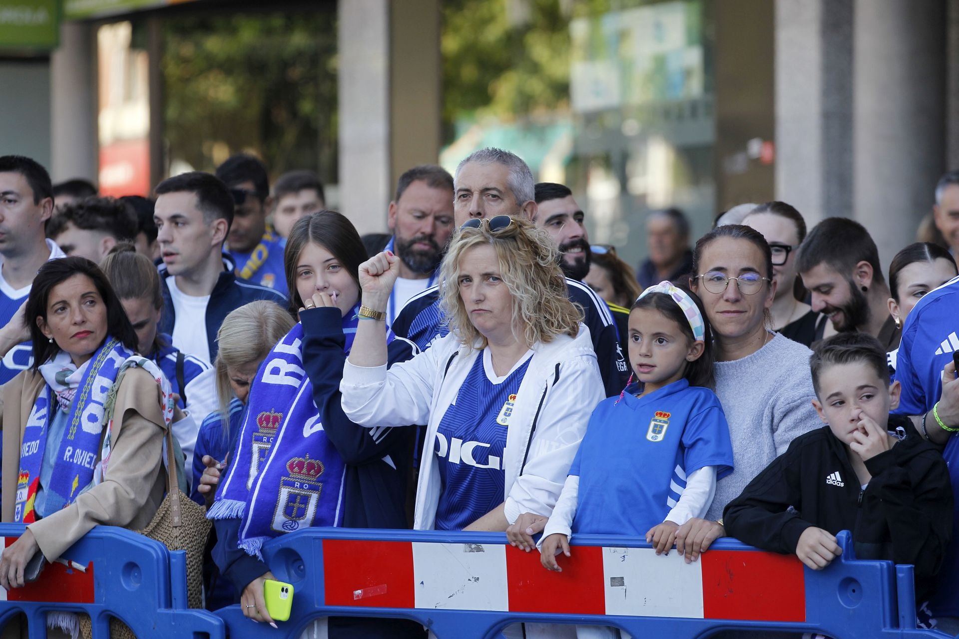 Impresionante despedida del oviedismo a sus jugadores