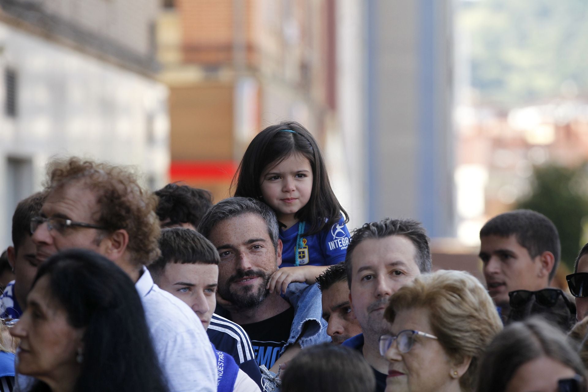 Impresionante despedida del oviedismo a sus jugadores