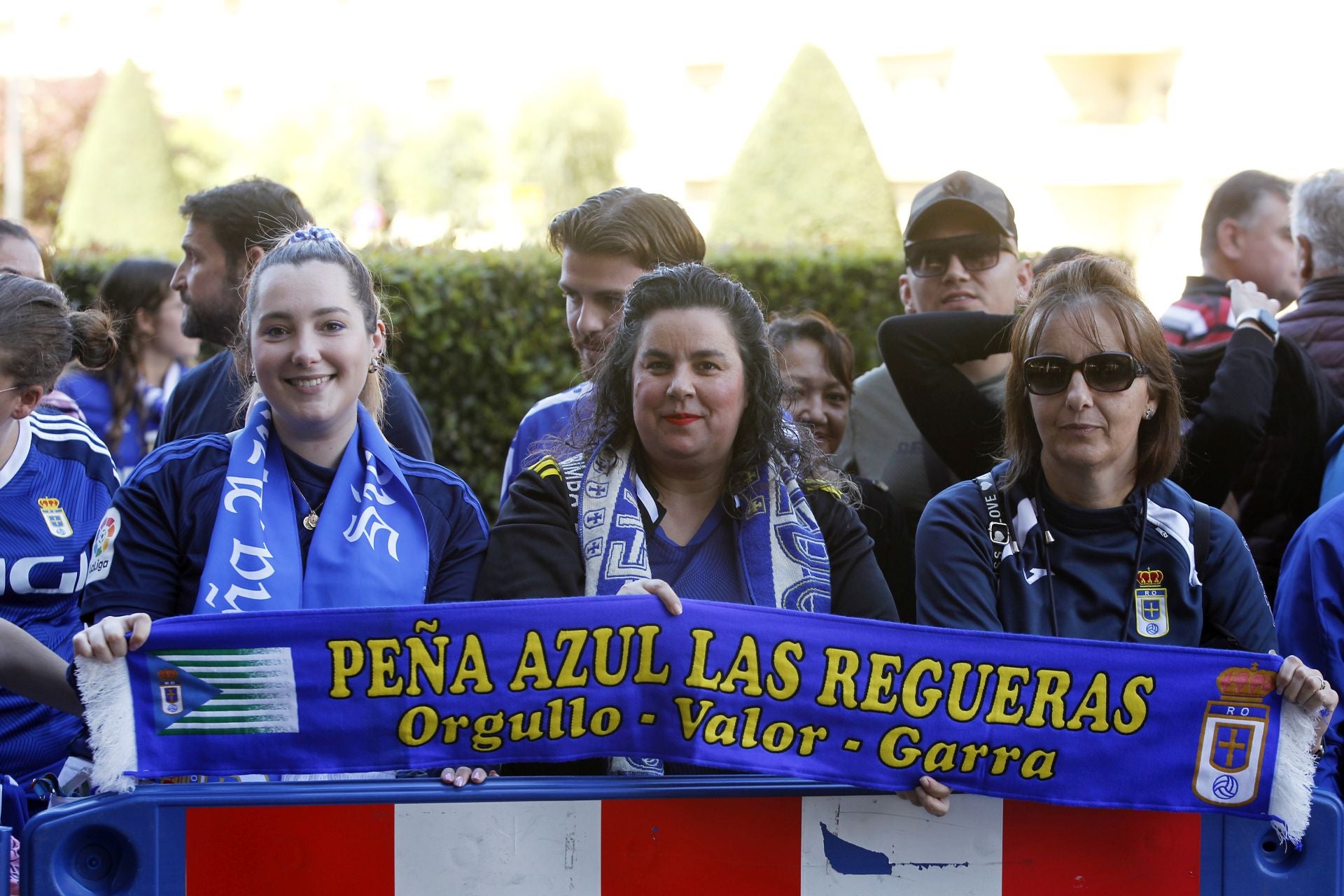 Impresionante despedida del oviedismo a sus jugadores