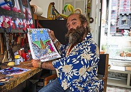 Israel Sastre, en su taller de la plaza de Trascorrales.