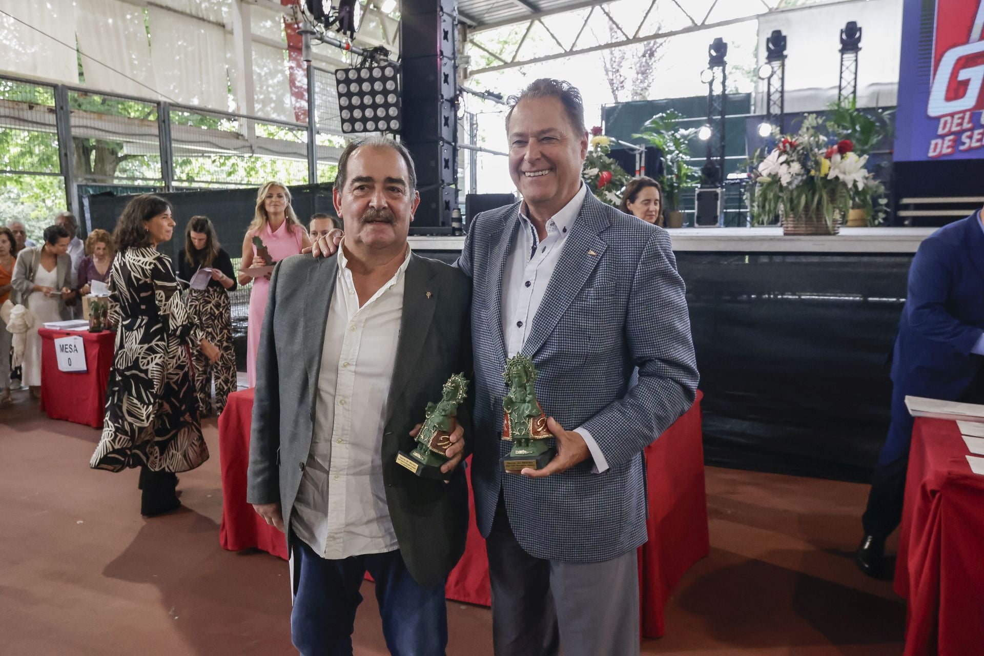 El Grupo Covadonga distingue a sus socios de mérito y de honor