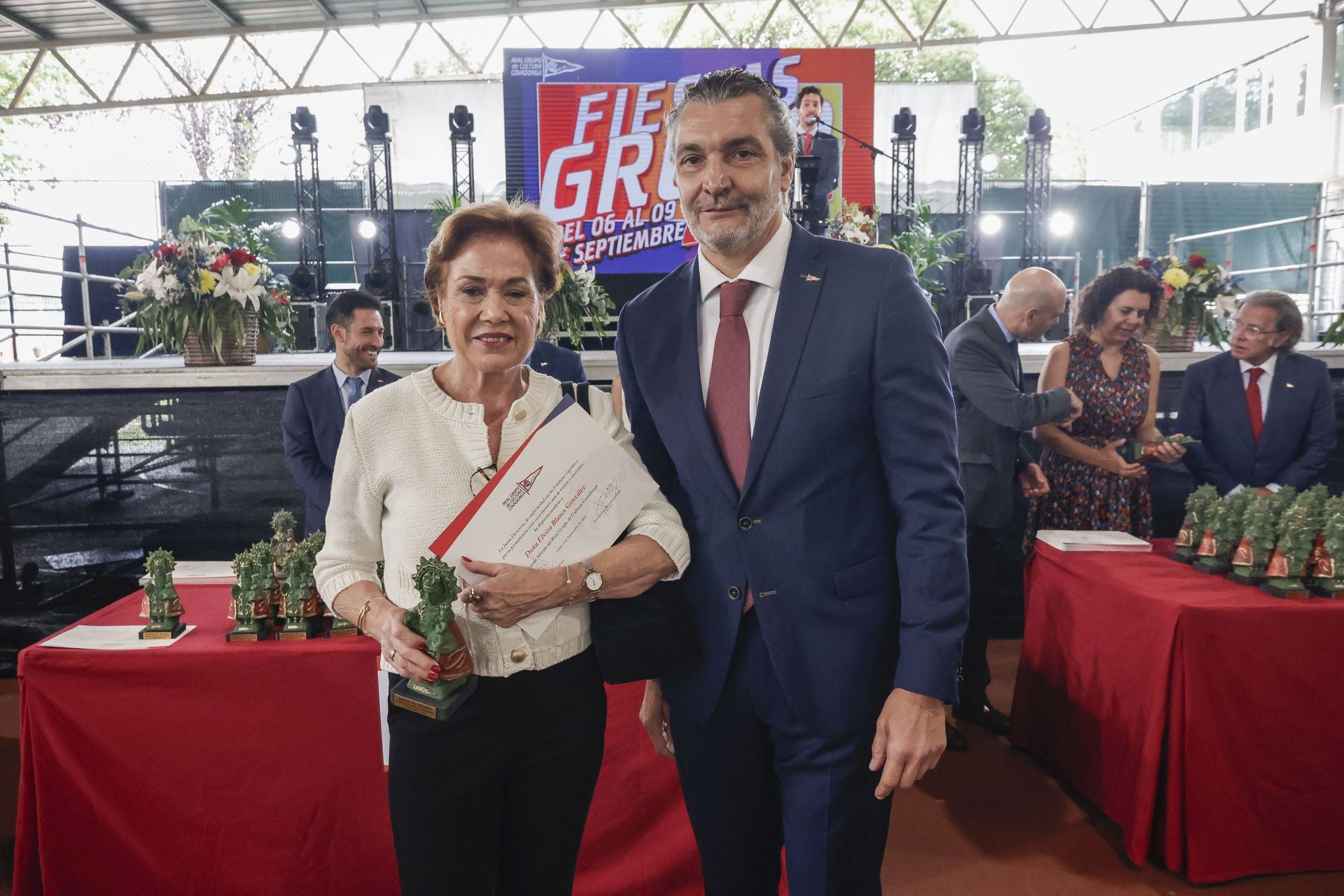 El Grupo Covadonga distingue a sus socios de mérito y de honor