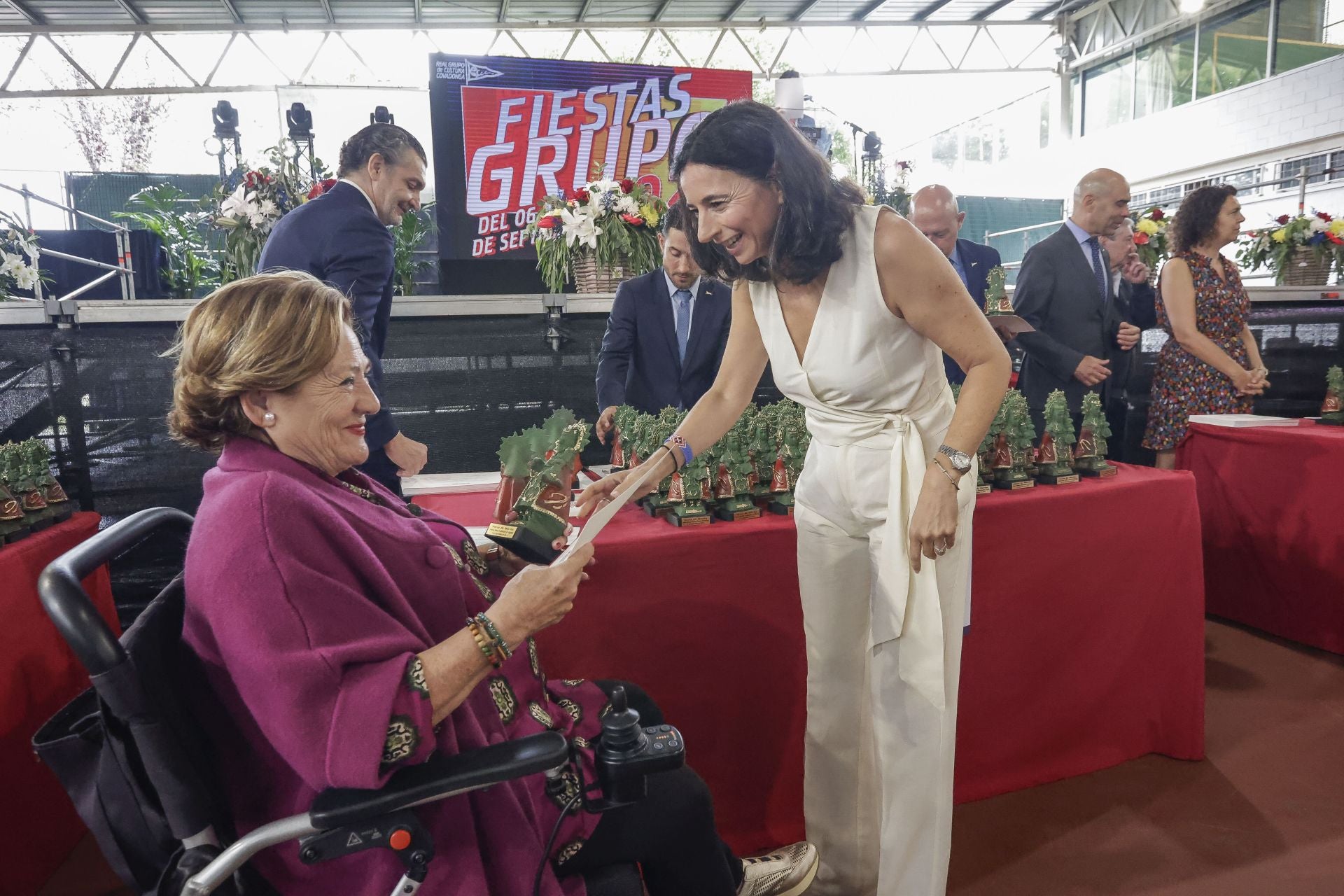 El Grupo Covadonga distingue a sus socios de mérito y de honor