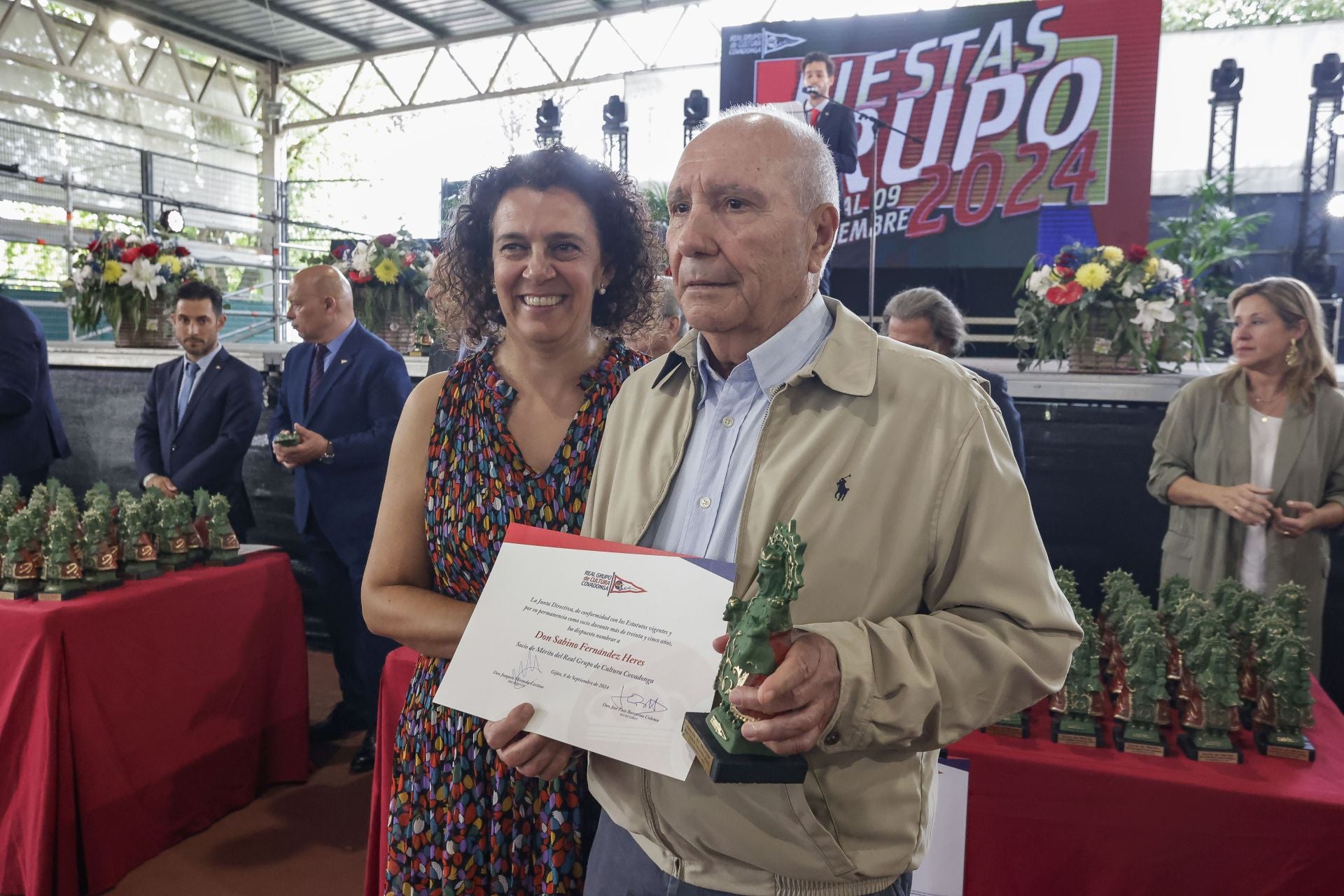 El Grupo Covadonga distingue a sus socios de mérito y de honor