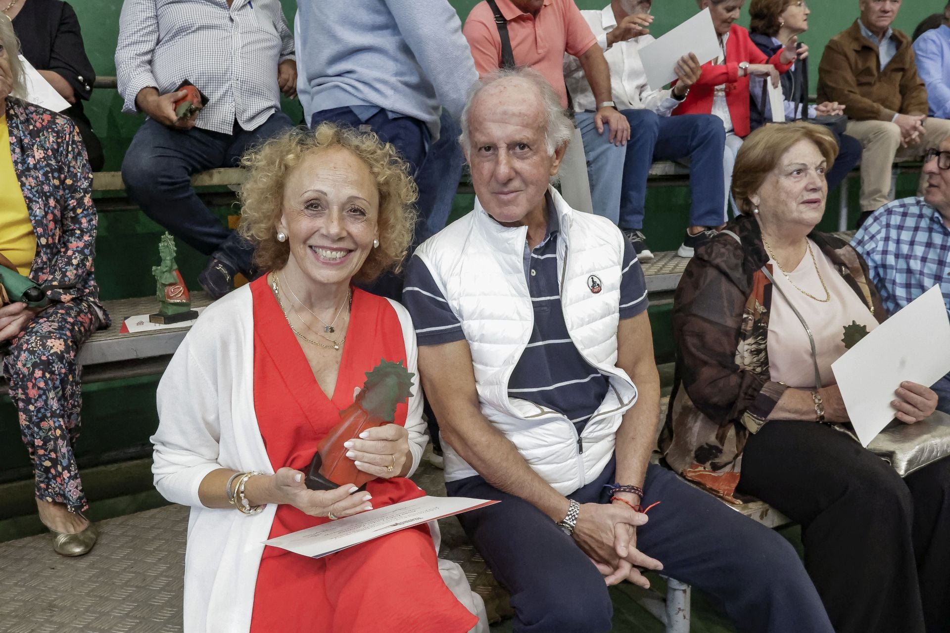 El Grupo Covadonga distingue a sus socios de mérito y de honor