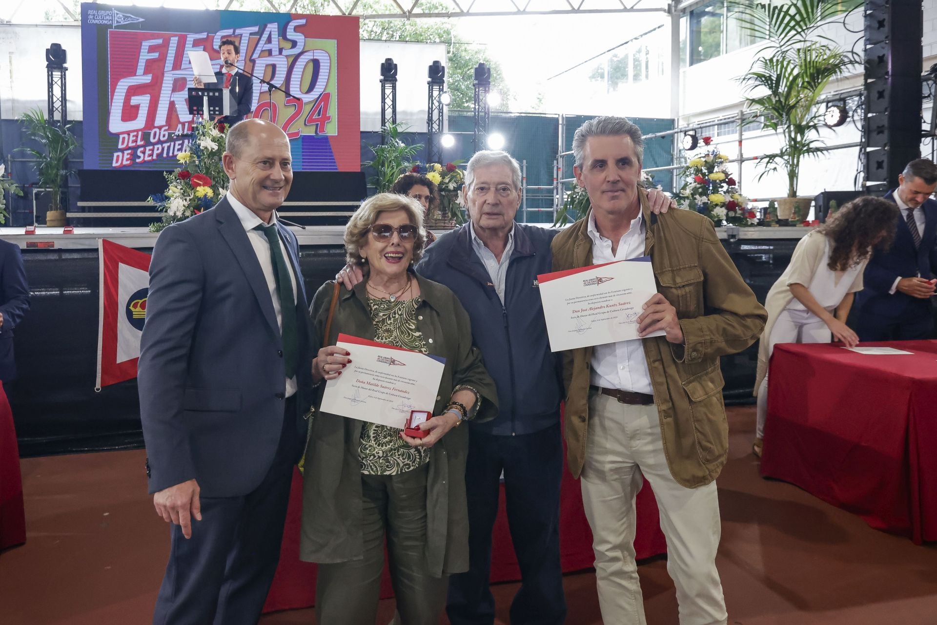 El Grupo Covadonga distingue a sus socios de mérito y de honor