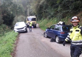 Una conductora de 56 años, herida grave tras chocar contra otro coche en Tapia de Casariego