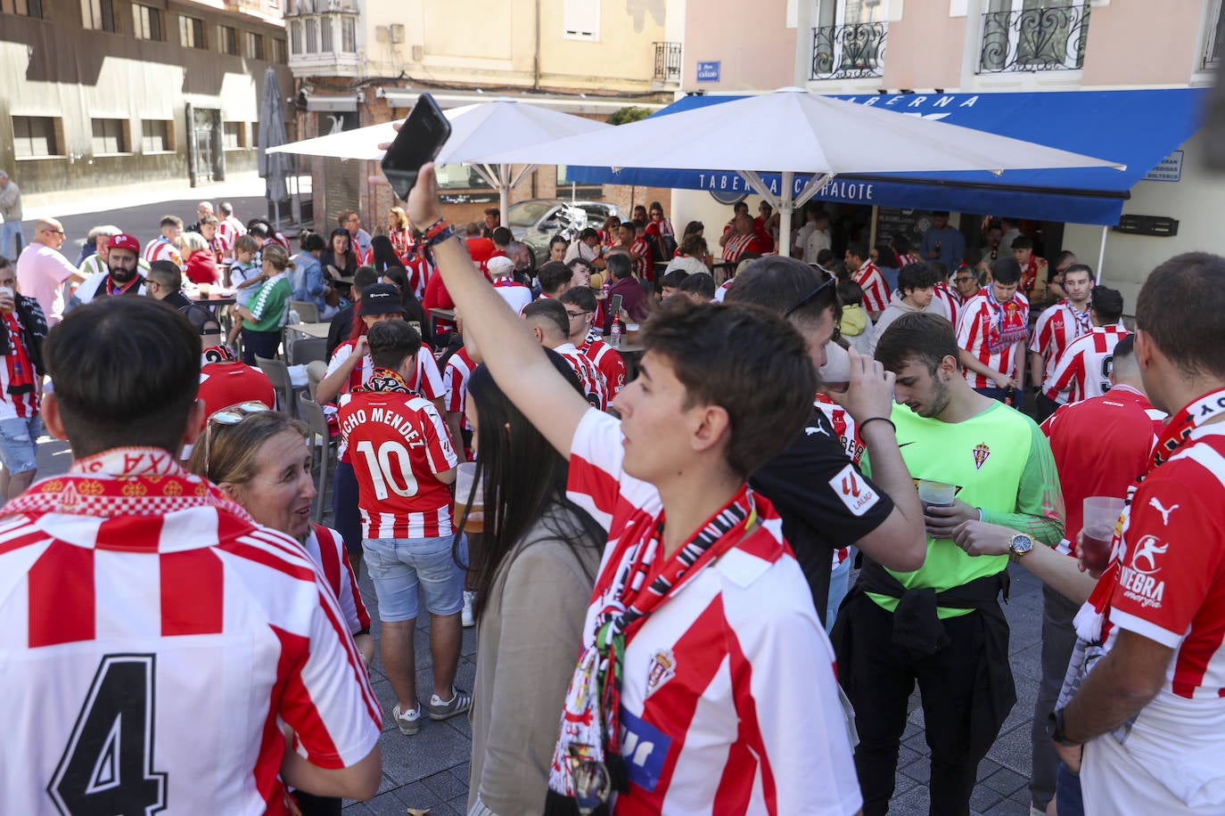 Ambientazo en Santander con la avalancha de sportinguistas