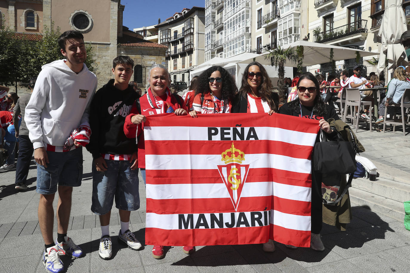 Ambientazo en Santander con la avalancha de sportinguistas