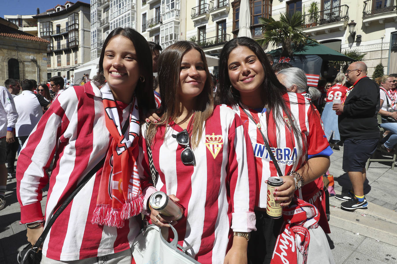 Ambientazo en Santander con la avalancha de sportinguistas