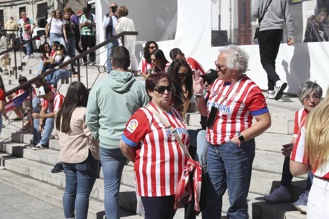 Ambientazo en Santander con la avalancha de sportinguistas