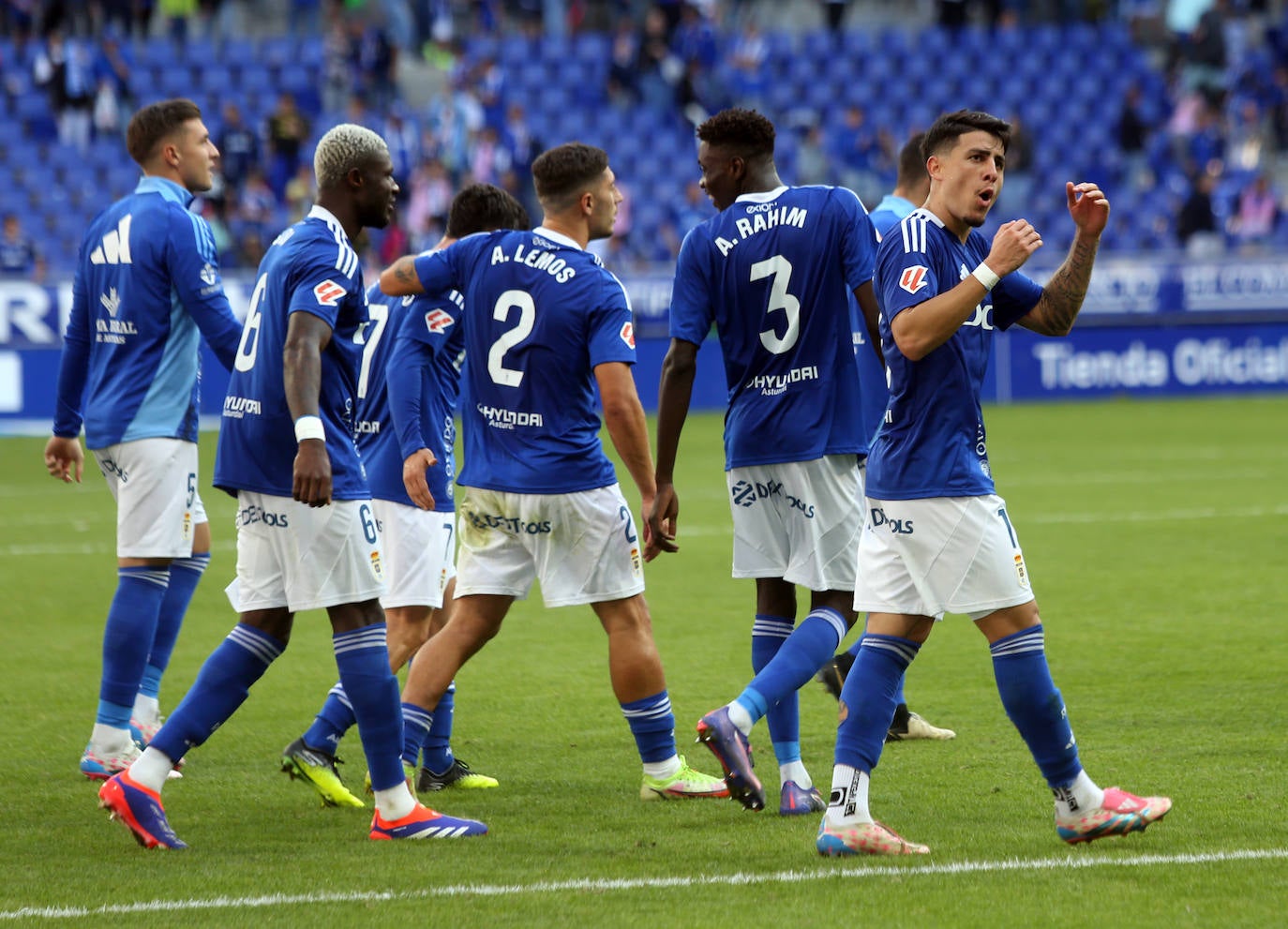 Las imágenes que deja el partido entre el Real Oviedo y el Cartagena