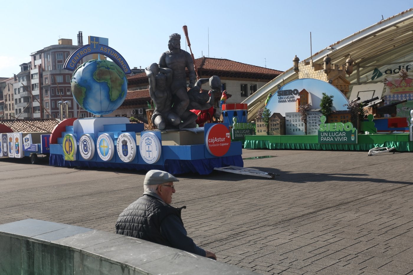 Las carrozas del Día de América en la Losa.