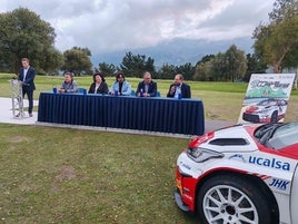 Juan Carlos Armas, Teresa Sobrino, Enrique Riesta, José Vicente Medina y Álex Darrosa, en la presentación.