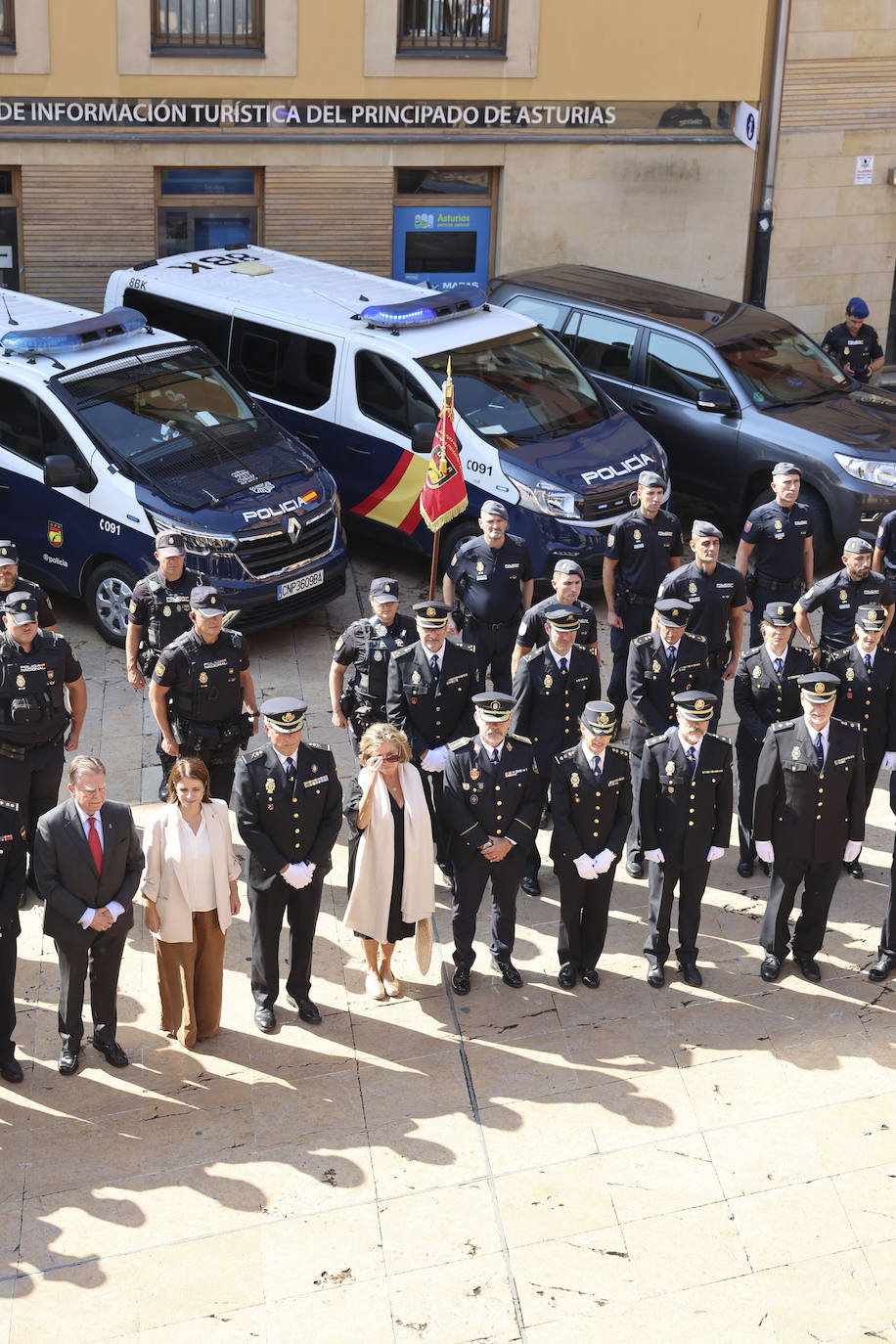 La Policía Nacional recibe la medalla de oro de Oviedo