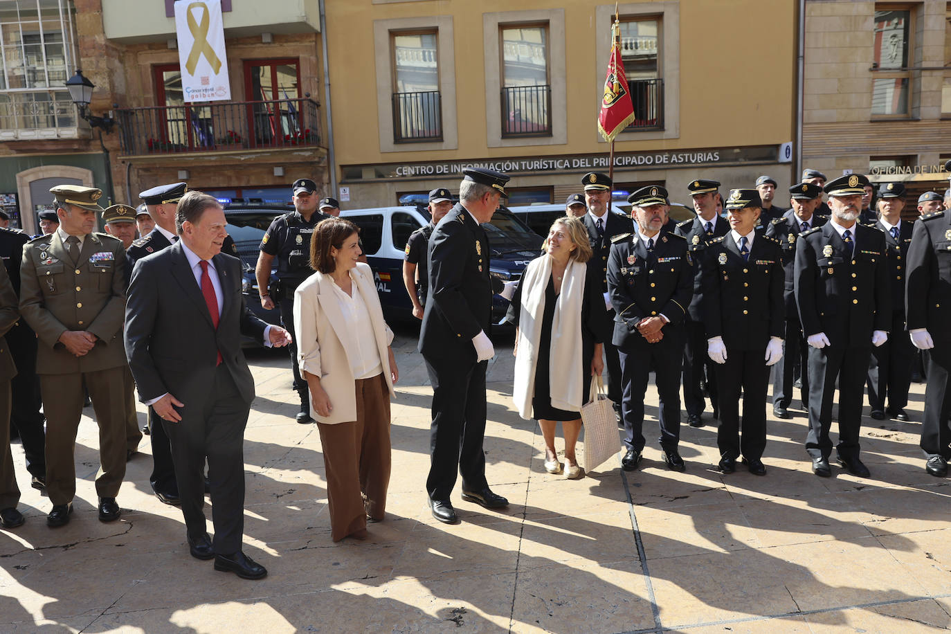 La Policía Nacional recibe la medalla de oro de Oviedo