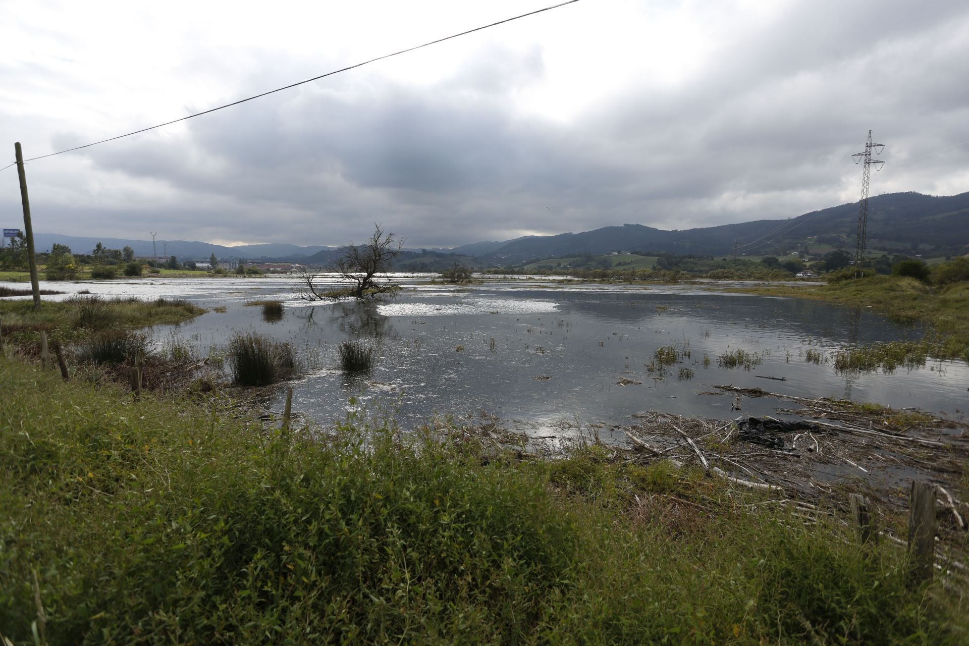 Las consecuencias de las mareas vivas en Asturias: inundaciones y fuerte oleaje