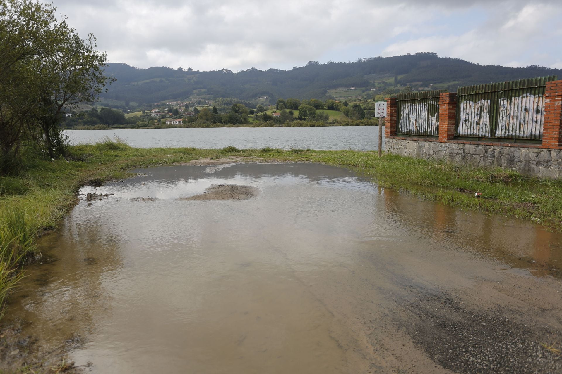 Las consecuencias de las mareas vivas en Asturias: inundaciones y fuerte oleaje