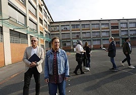 La consejera de Educación, Lydia Espina, visitó el colegio Rey Pelayo esta mañana.