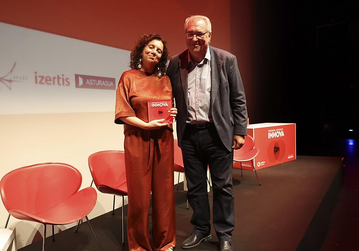 Marta Tamargo, subdirectora general de CTIC Centro Tecnológico, con el director de AsturiasInnova+, José María Urbano.