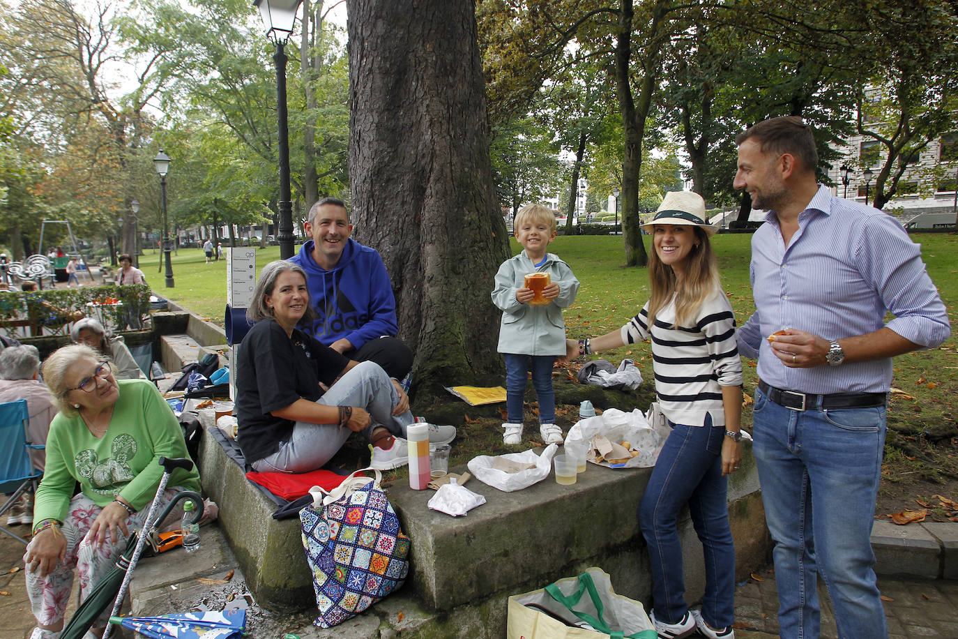 Reparto del bollo en Oviedo