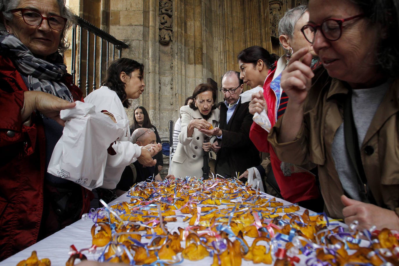 Reparto del bollo en Oviedo