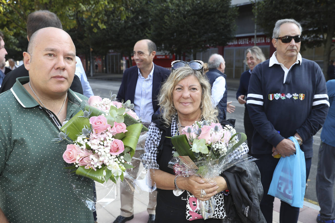 Quini, eterno en El Molinón: las imágenes de la inauguración de la escultura en Gijón