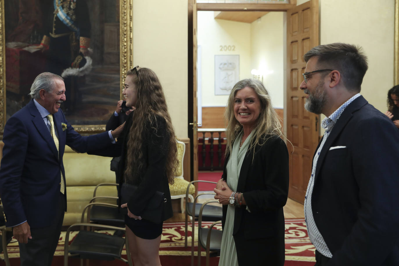 El Ayuntamiento de Gijón recibe a los galardonados con los Premios de EL COMERCIO, en imágenes