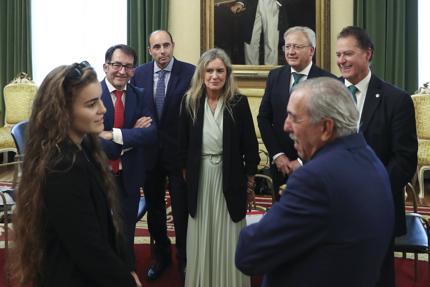 El Ayuntamiento de Gijón recibe a los galardonados con los Premios de EL COMERCIO, en imágenes