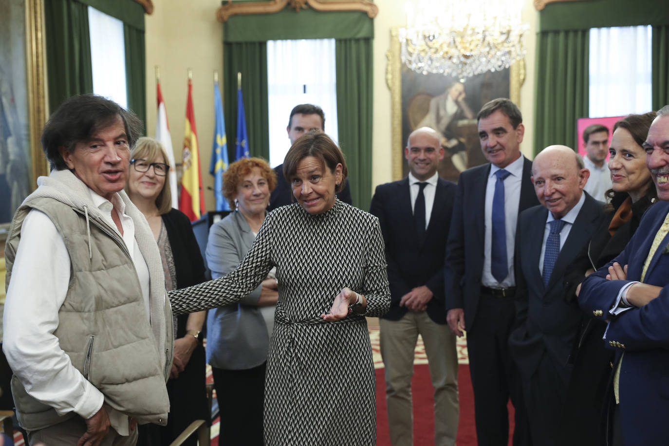 El Ayuntamiento de Gijón recibe a los galardonados con los Premios de EL COMERCIO, en imágenes