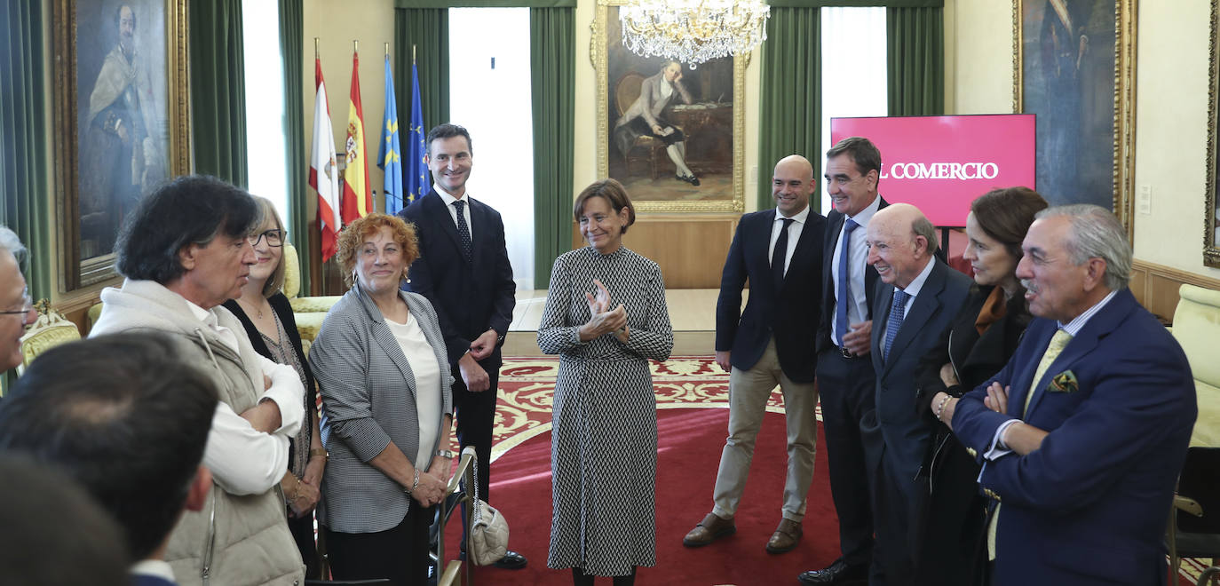 El Ayuntamiento de Gijón recibe a los galardonados con los Premios de EL COMERCIO, en imágenes