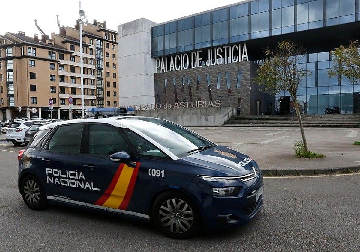 El acusado de acuchillar a un usuario del Albergue Covadonga alega que actuó en defensa propia