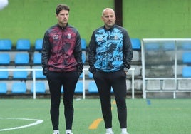 Javi Rozada y su ayundante Miguel Méndez, en un entrenamiento esta semana en La Toba