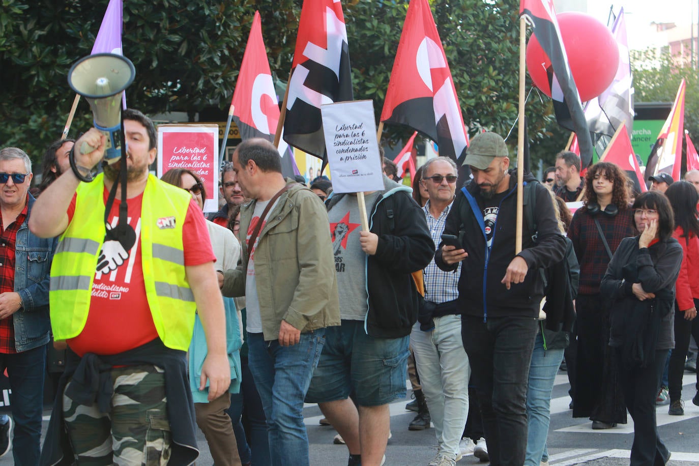 Marcha de apoyo del sindicalismo en Gijón a &#039;Los seis de la Suiza&#039;