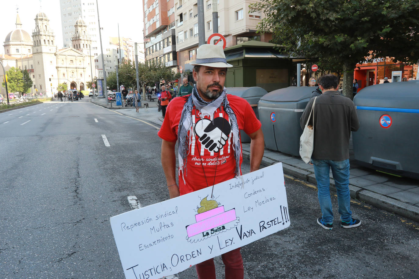 Marcha de apoyo del sindicalismo en Gijón a &#039;Los seis de la Suiza&#039;