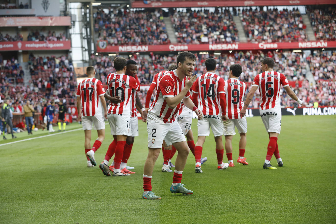 Las mejores imágenes del Sporting de Gijón - Real Zaragoza