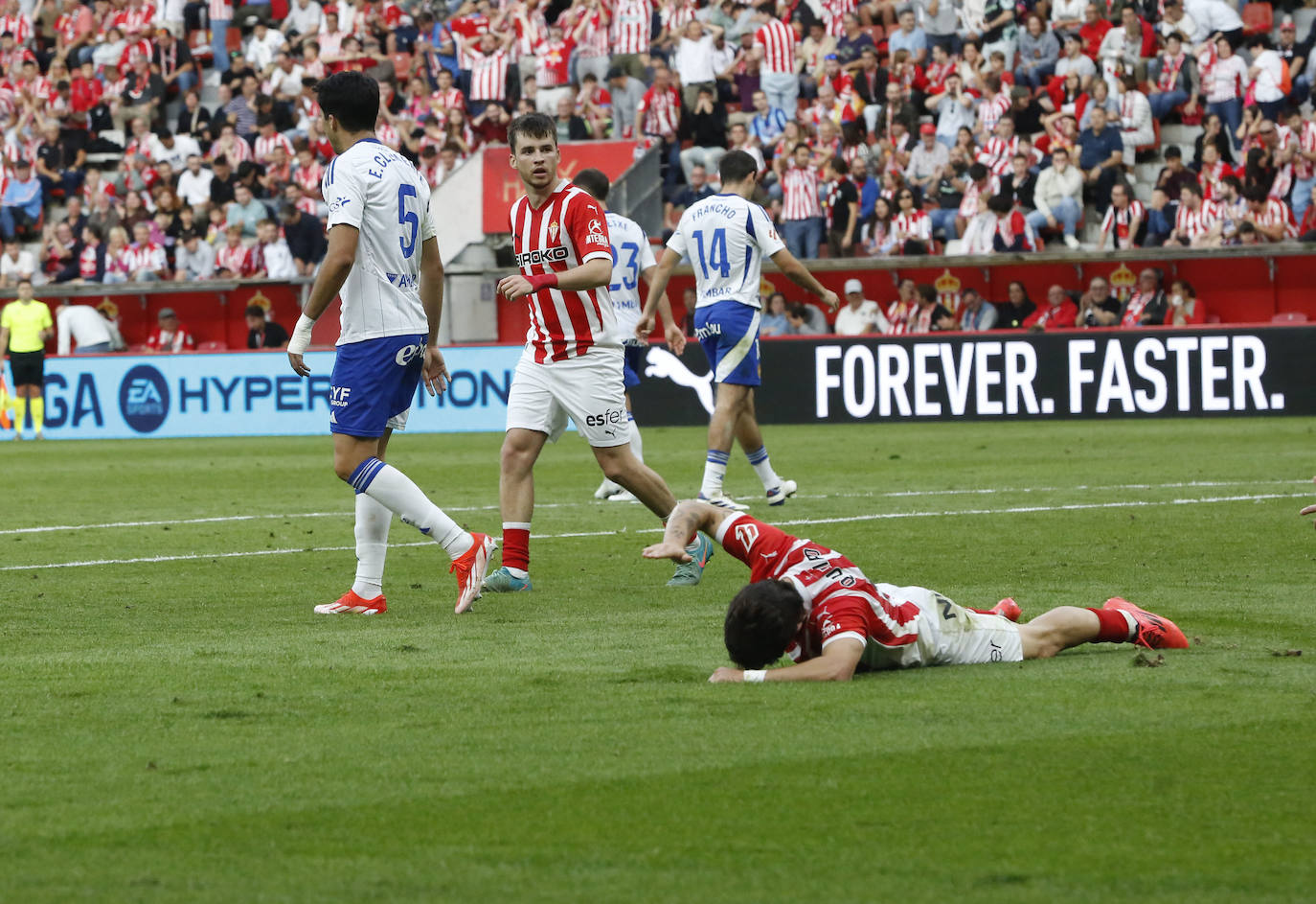 Las mejores imágenes del Sporting de Gijón - Real Zaragoza