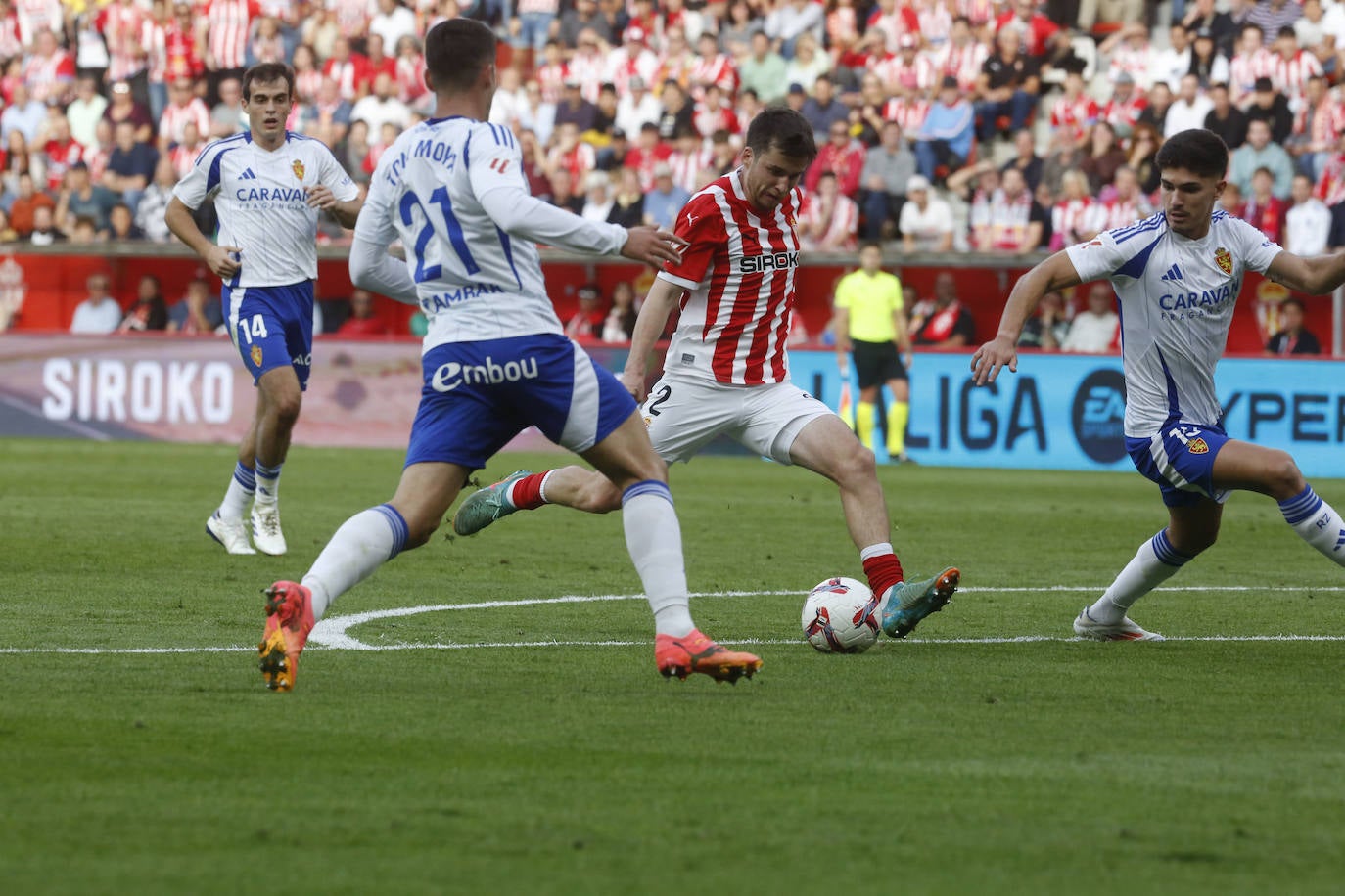 Las mejores imágenes del Sporting de Gijón - Real Zaragoza