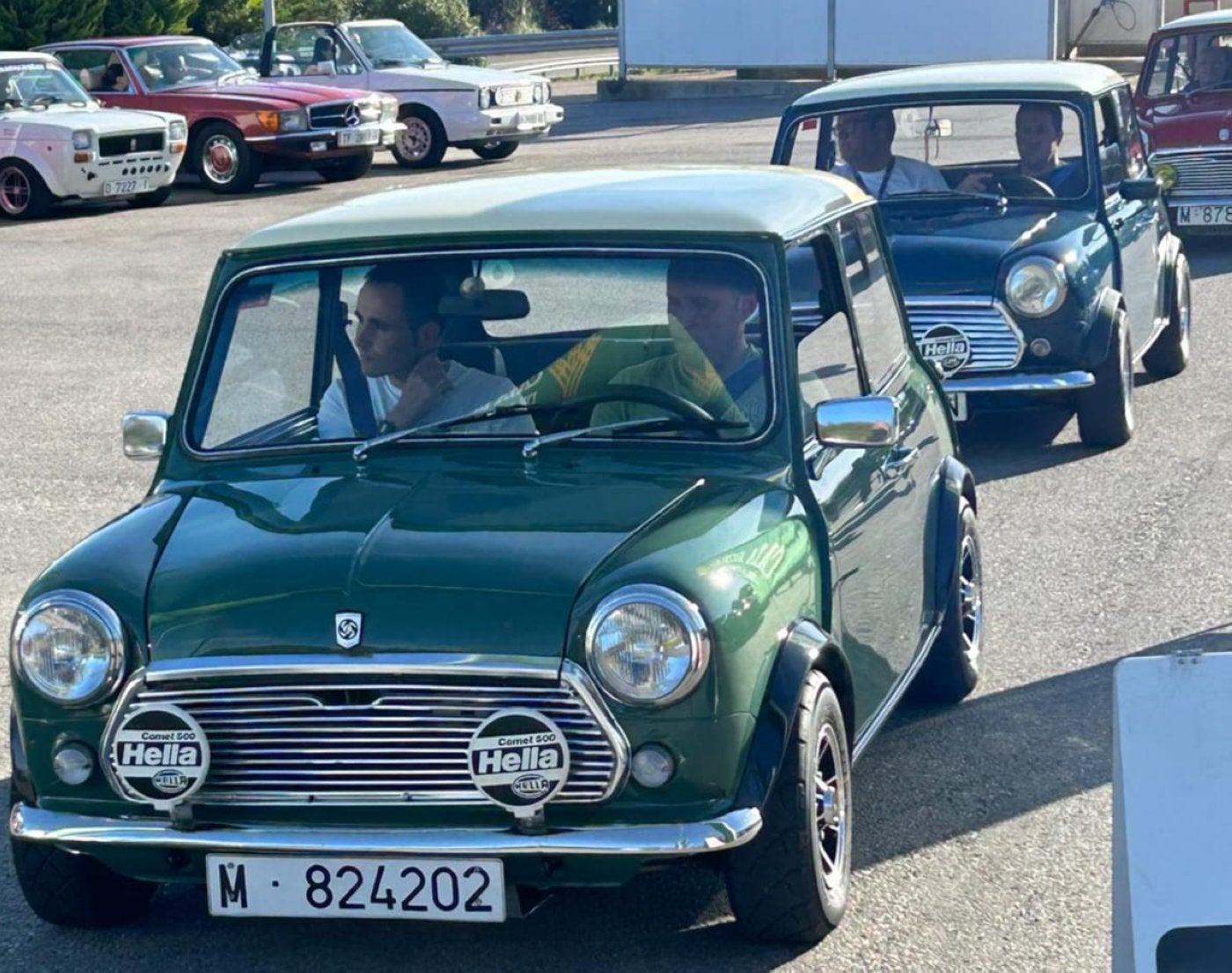 Los vencedores Pablo Pulido y Alejandro Sánchez, con su Authi Mini.