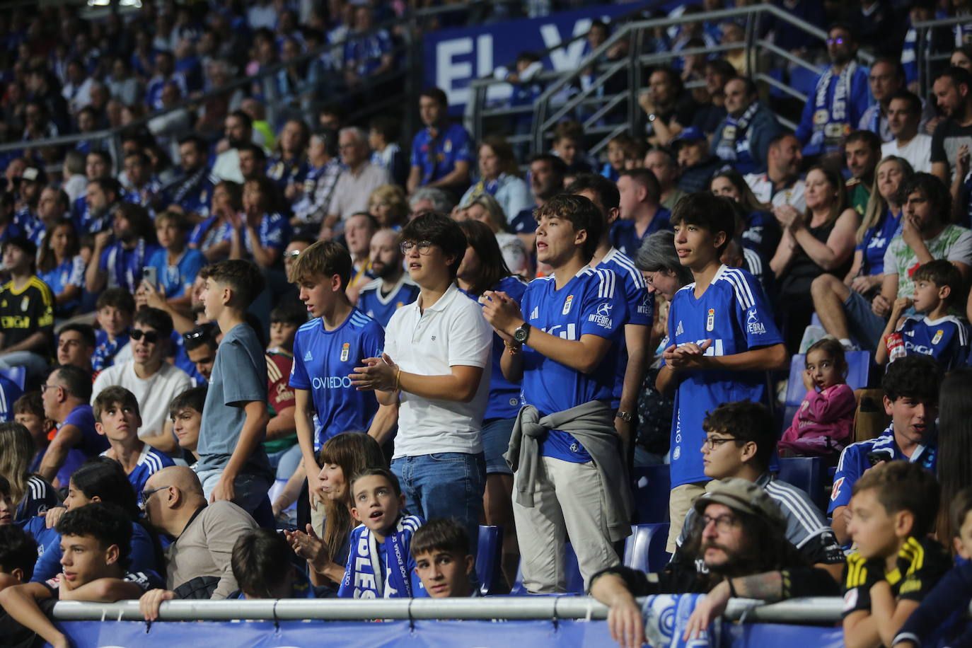 ¿Estuviste viendo el Real Oviedo - Eibar? ¡Búscate en las fotos del Tartiere!